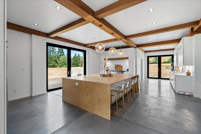 26000 Mattole Road, Ferndale, CA 95536