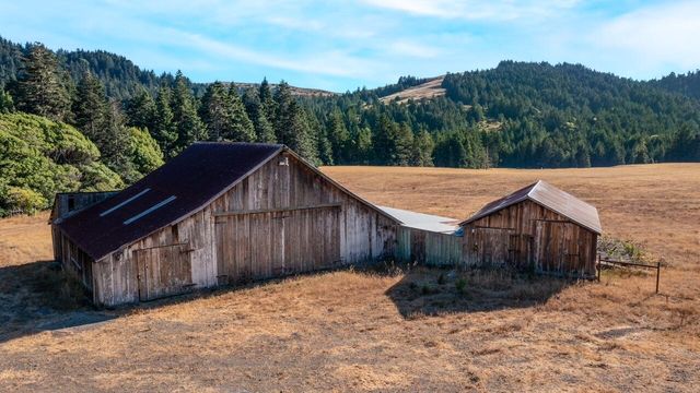 26000 Mattole Road, Ferndale, CA 95536