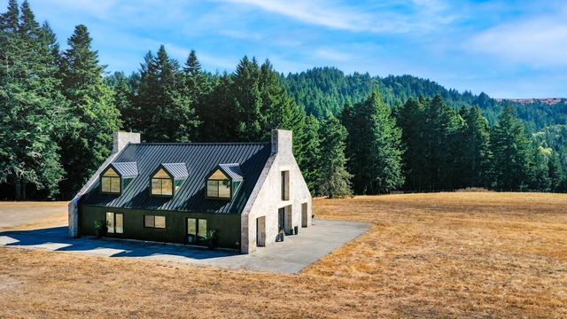 26000 Mattole Road, Ferndale, CA 95536