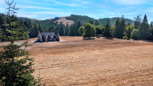 26000 Mattole Road, Ferndale, CA 95536