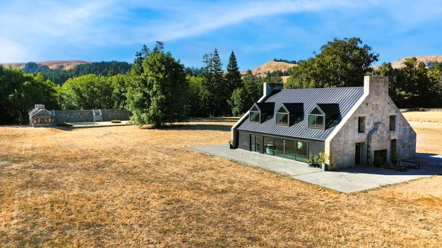 26000 Mattole Road, Ferndale, CA 95536