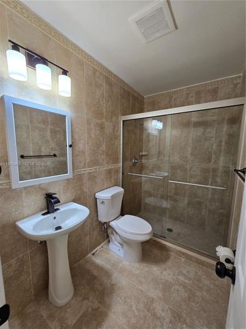 10475 SW 42 TE 0, Unincorporated Dade County, FL 33165