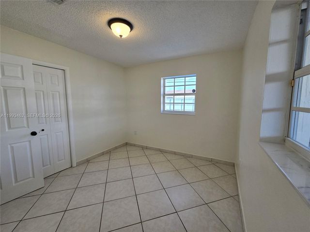 10475 SW 42 TE 0, Unincorporated Dade County, FL 33165