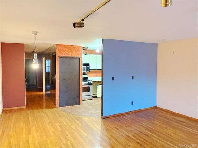 7817 153rd Avenue H1, Howard Beach, NY 11414