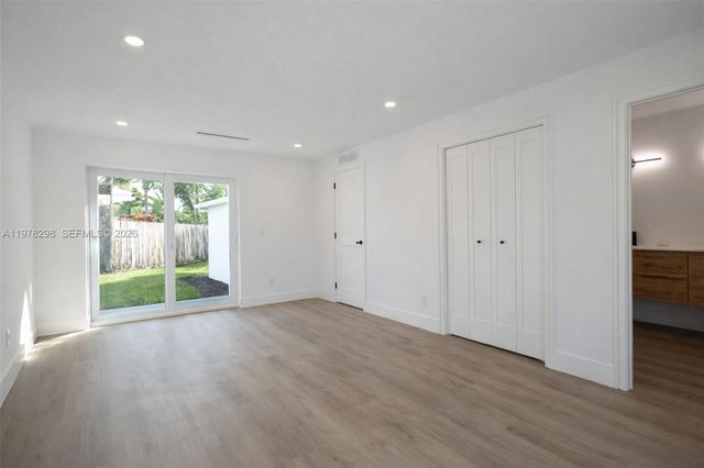 2416 NE 19th Ter, Wilton Manors, FL 33305