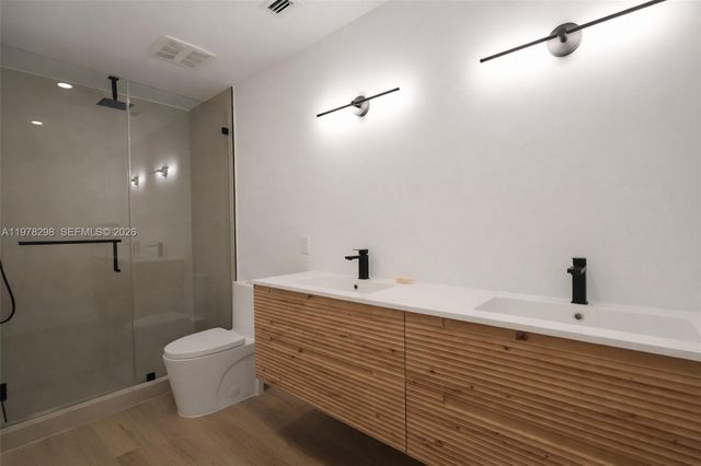 2416 NE 19th Ter, Wilton Manors, FL 33305