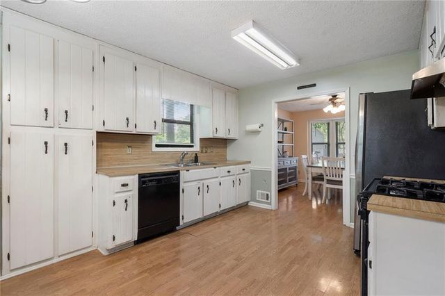1179 Midland Drive NW, Acworth, GA 30102