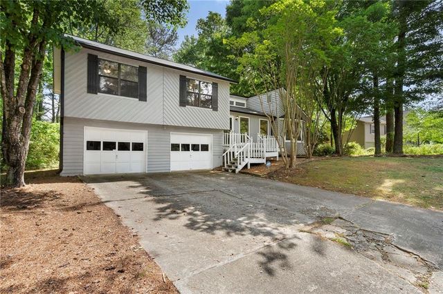 1179 Midland Drive NW, Acworth, GA 30102
