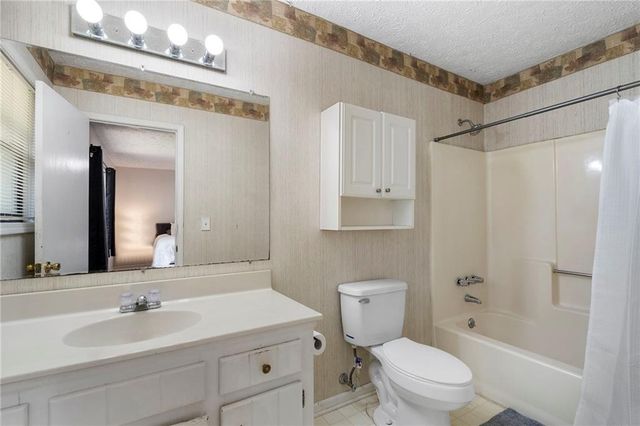 1179 Midland Drive NW, Acworth, GA 30102