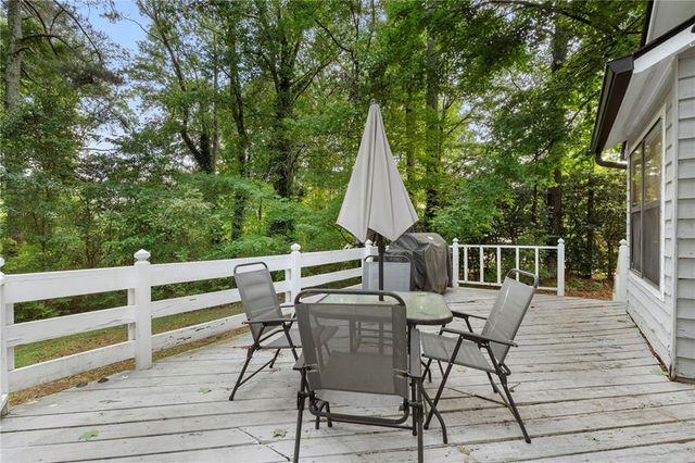 1179 Midland Drive NW, Acworth, GA 30102
