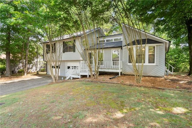 1179 Midland Drive NW, Acworth, GA 30102