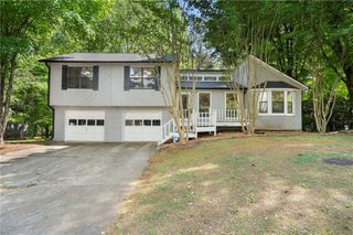 1179 Midland Drive NW, Acworth, GA 30102
