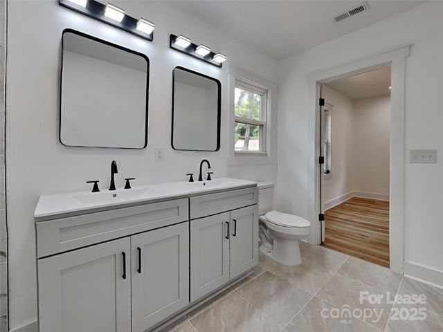 2633 Brentwood Place, Charlotte, NC 28208