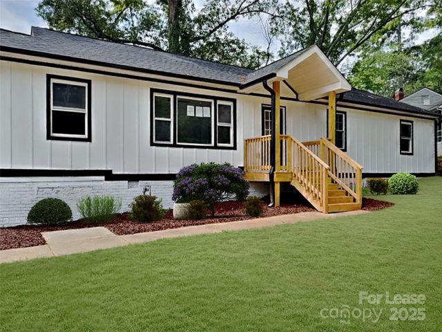 2633 Brentwood Place, Charlotte, NC 28208