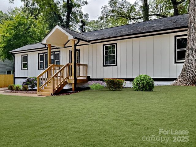 2633 Brentwood Place, Charlotte, NC 28208