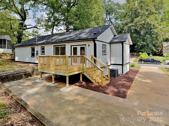 2633 Brentwood Place, Charlotte, NC 28208