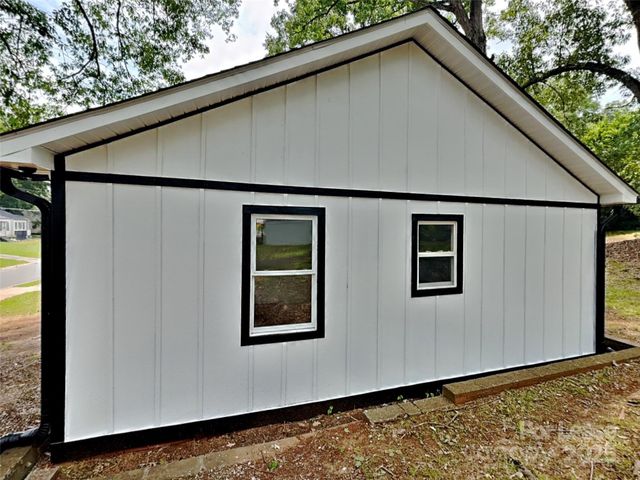 2633 Brentwood Place, Charlotte, NC 28208