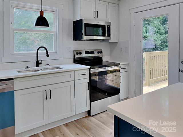 2633 Brentwood Place, Charlotte, NC 28208