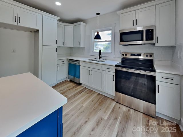 2633 Brentwood Place, Charlotte, NC 28208