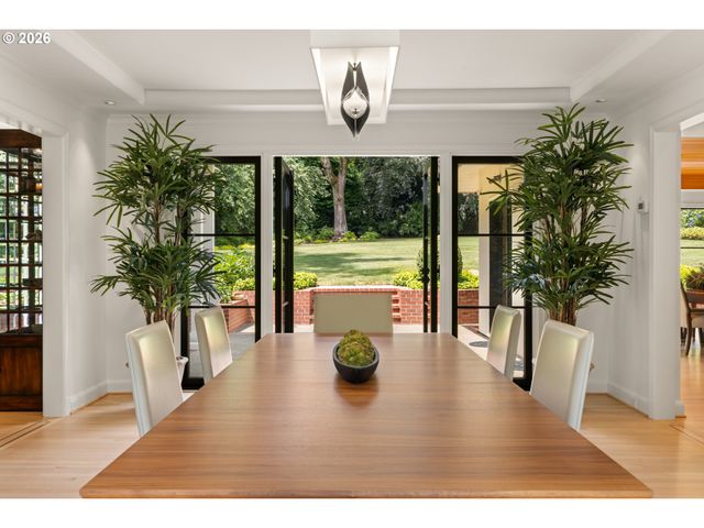 12727 S IRON MOUNTAIN Blvd, Portland, OR 97219