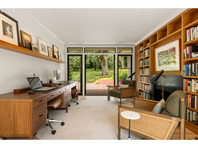 12727 S IRON MOUNTAIN Blvd, Portland, OR 97219