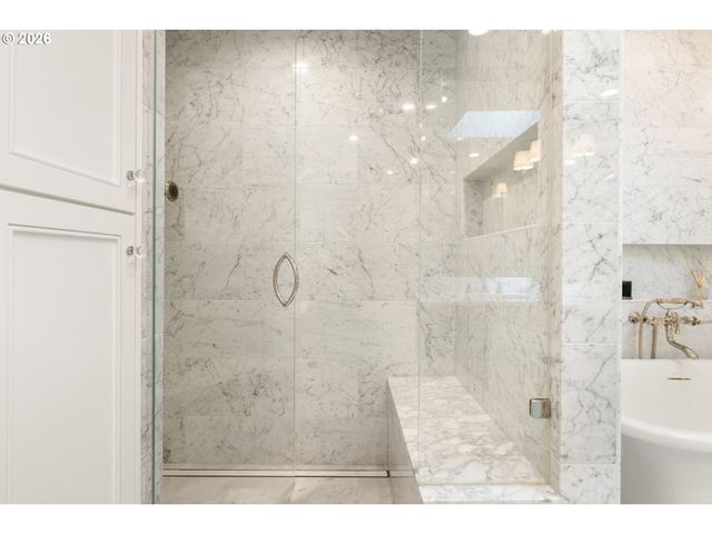 12727 S IRON MOUNTAIN Blvd, Portland, OR 97219