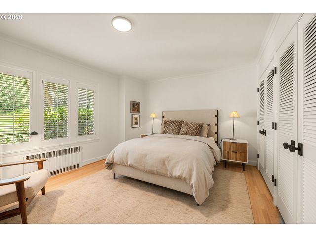 12727 S IRON MOUNTAIN Blvd, Portland, OR 97219