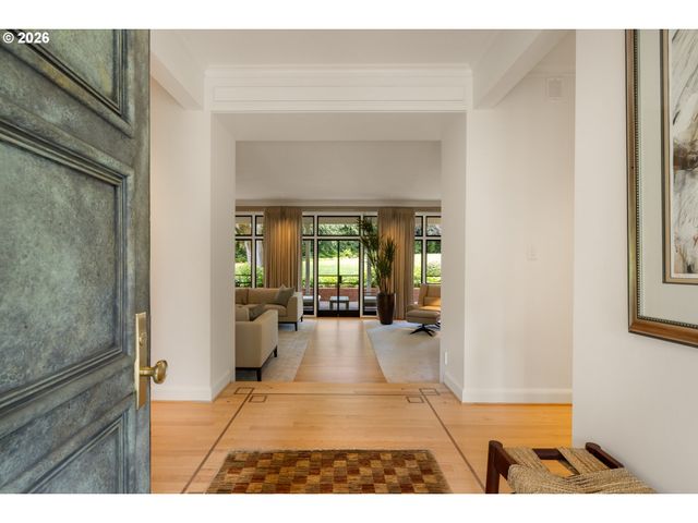 12727 S IRON MOUNTAIN Blvd, Portland, OR 97219