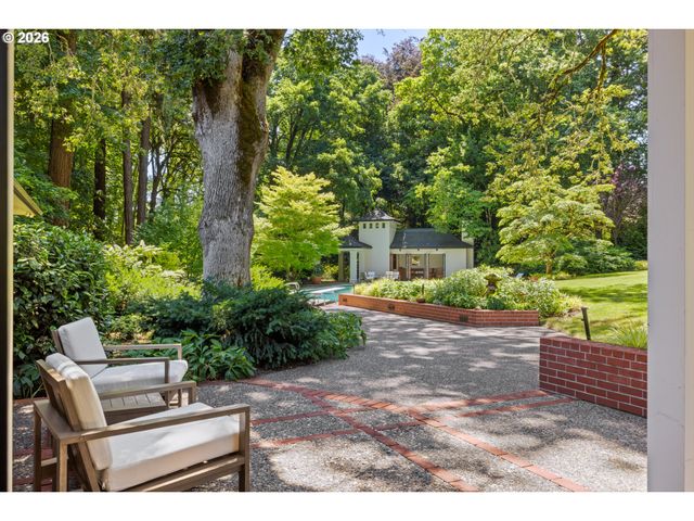 12727 S IRON MOUNTAIN Blvd, Portland, OR 97219