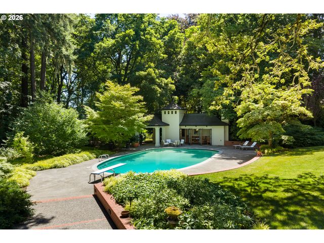 12727 S IRON MOUNTAIN Blvd, Portland, OR 97219