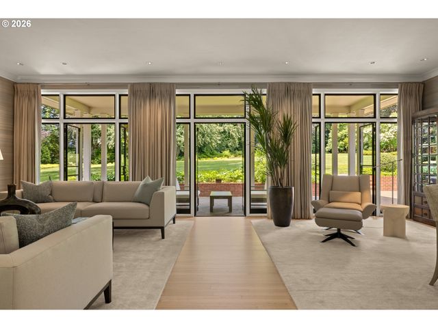 12727 S IRON MOUNTAIN Blvd, Portland, OR 97219