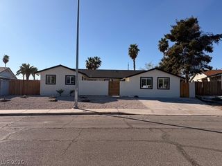 4815 El Tesoro Avenue, Las Vegas, NV 89121