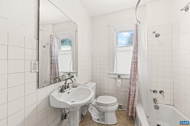 504 NW 12TH ST, Charlottesville, VA 22903