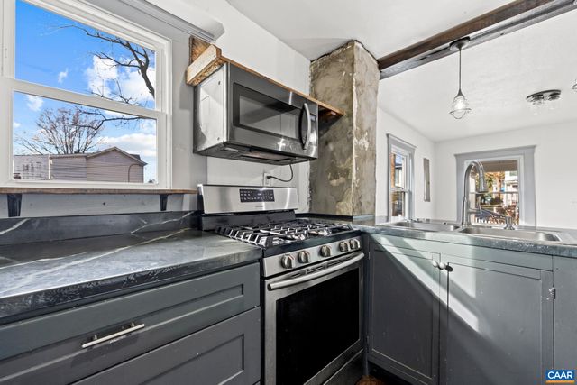 504 NW 12TH ST, Charlottesville, VA 22903