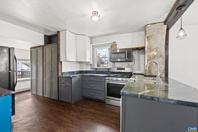 504 NW 12TH ST, Charlottesville, VA 22903