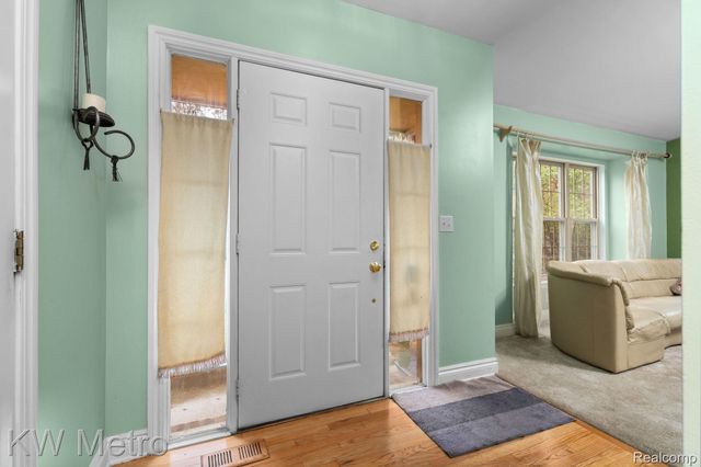 20903 Antique Court, Southfield, MI 48075