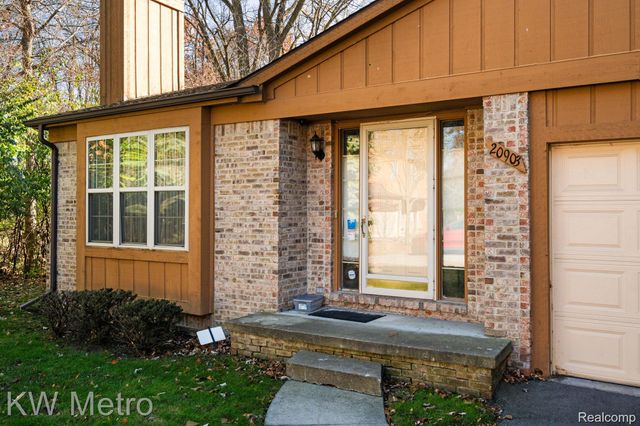 20903 Antique Court, Southfield, MI 48075