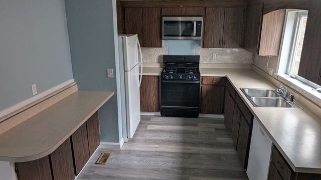 716 Main St 1R, Weymouth, MA 02190