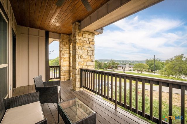 618 Wagon Wheel Drive, Canyon Lake, TX 78133