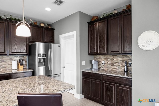 618 Wagon Wheel Drive, Canyon Lake, TX 78133