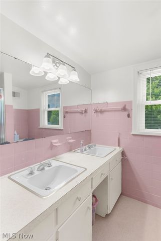 255 Grandview Avenue, Hubbard, OH 44425