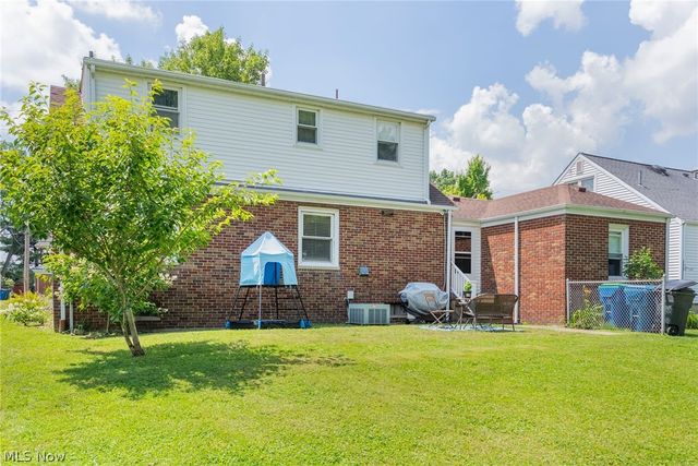 255 Grandview Avenue, Hubbard, OH 44425
