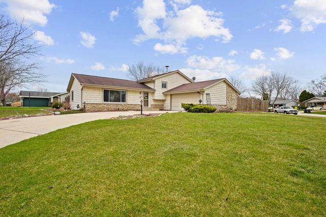 312 N 7th STREET, Waterford, WI 53185