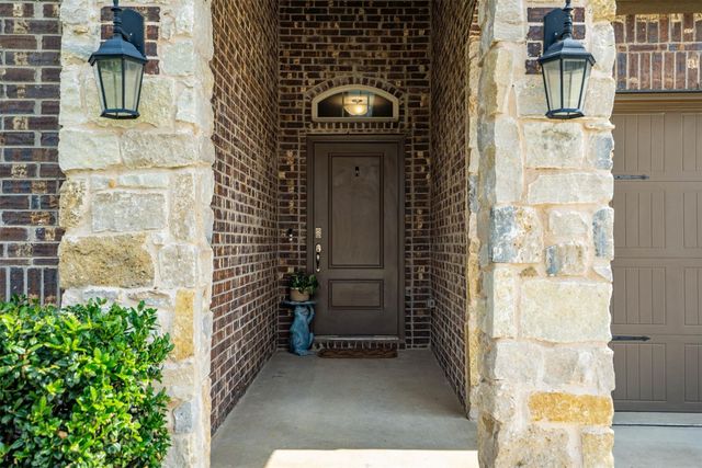 11204 Glover Lane, Aubrey, TX 76227