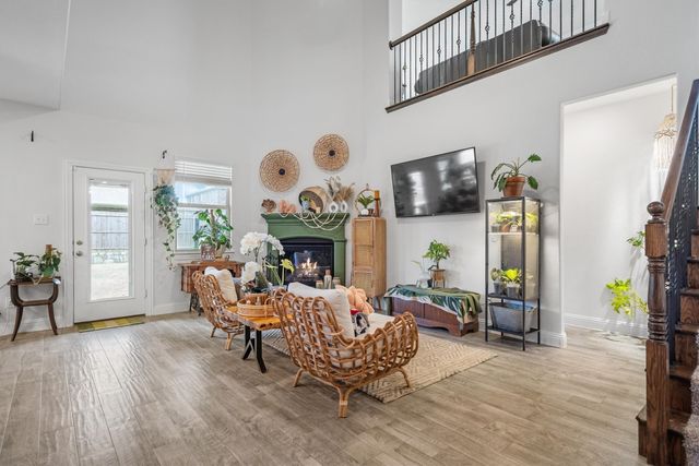 11204 Glover Lane, Aubrey, TX 76227