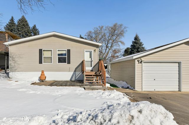 14 Rita Lane, Chaska, MN 55318