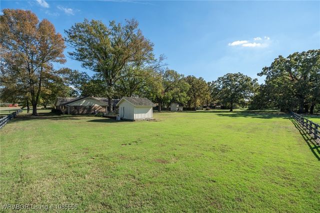 1303 S Hwy 96, Lavaca, AR 72941