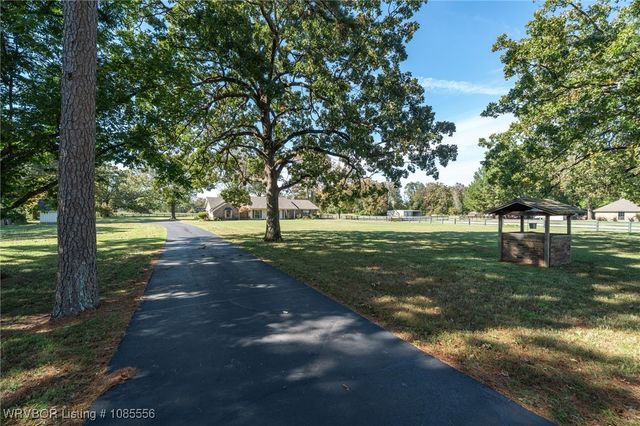 1303 S Hwy 96, Lavaca, AR 72941