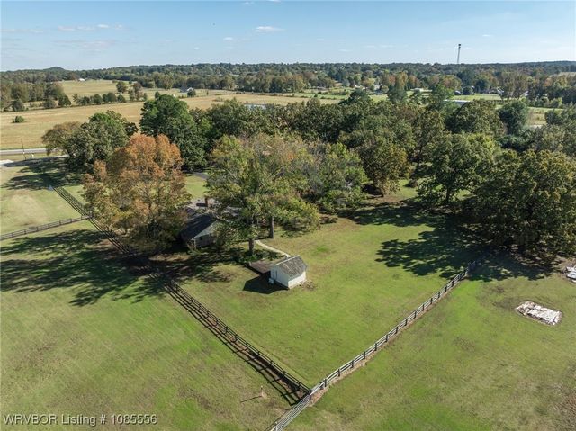 1303 S Hwy 96, Lavaca, AR 72941