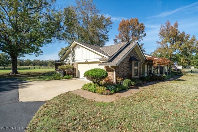 1303 S Hwy 96, Lavaca, AR 72941